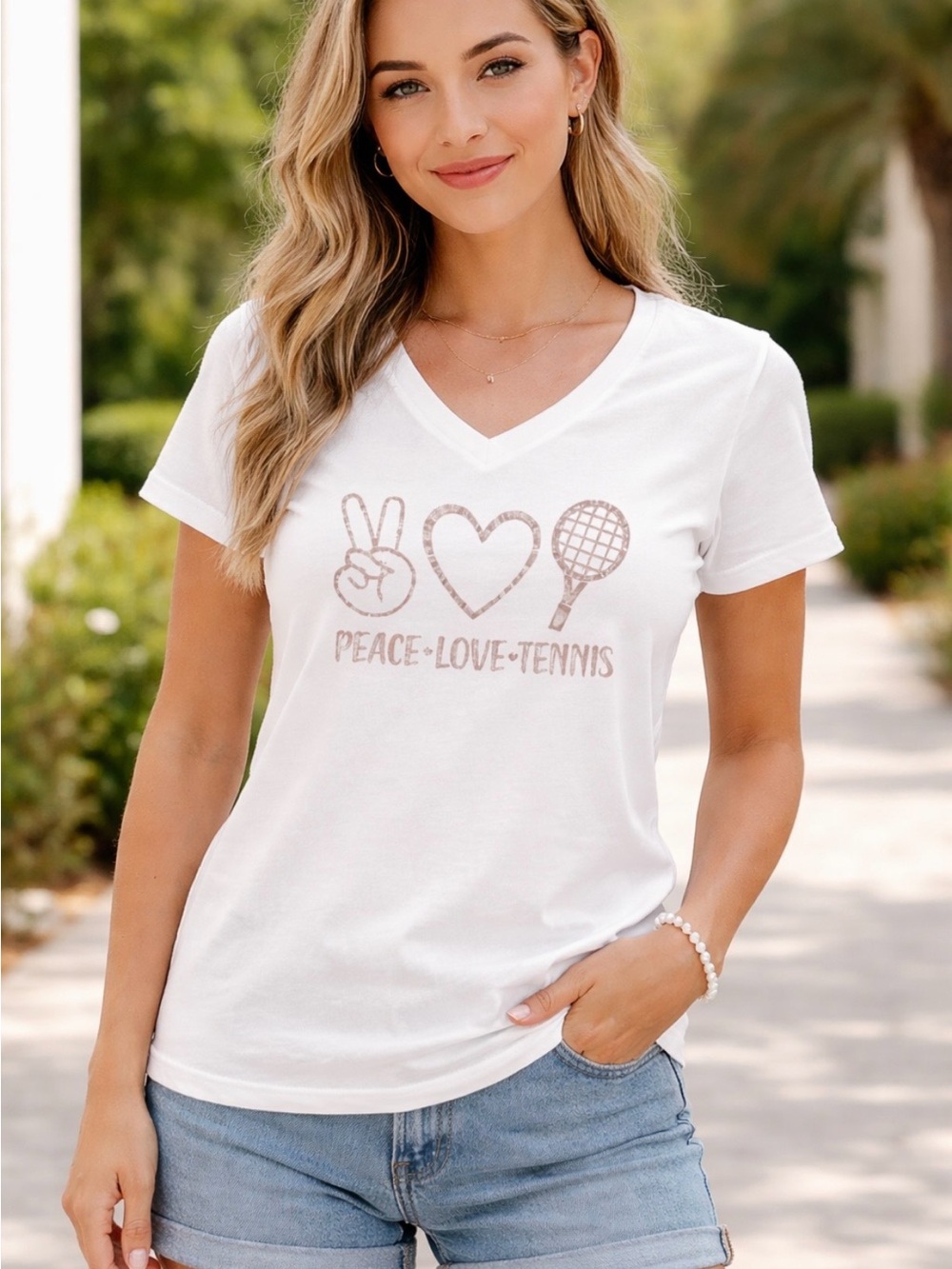 DISTRICT T Shirt Peace•Love•Tennis. Size S